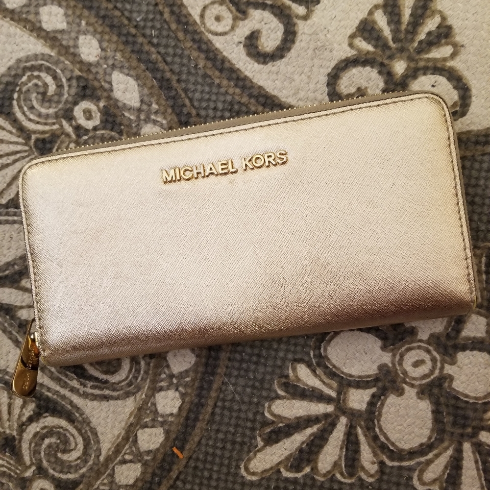 Like New! Michael Kors Gold Zip around Wallet